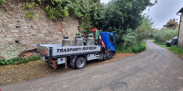 Trasporto campane antiche - carico con gru