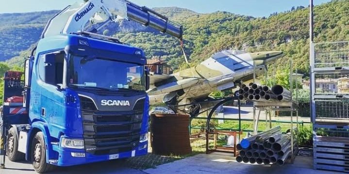 Posizionamento aereo antico - Camion gru