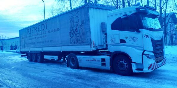 Attraversando la Finlandia - consegna macchinario