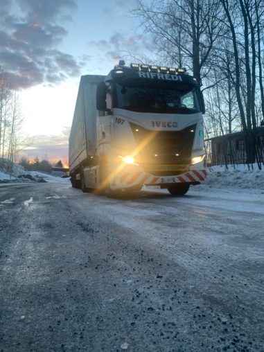 Attraversando la Finlandia - consegna macchinario